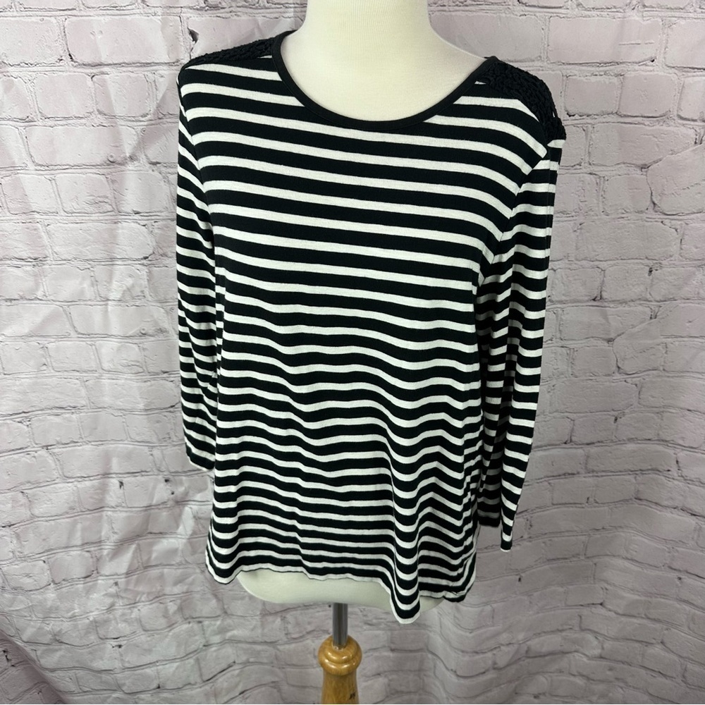 talbots Black White Striped knit Top sz L lave yoke detail in back classic